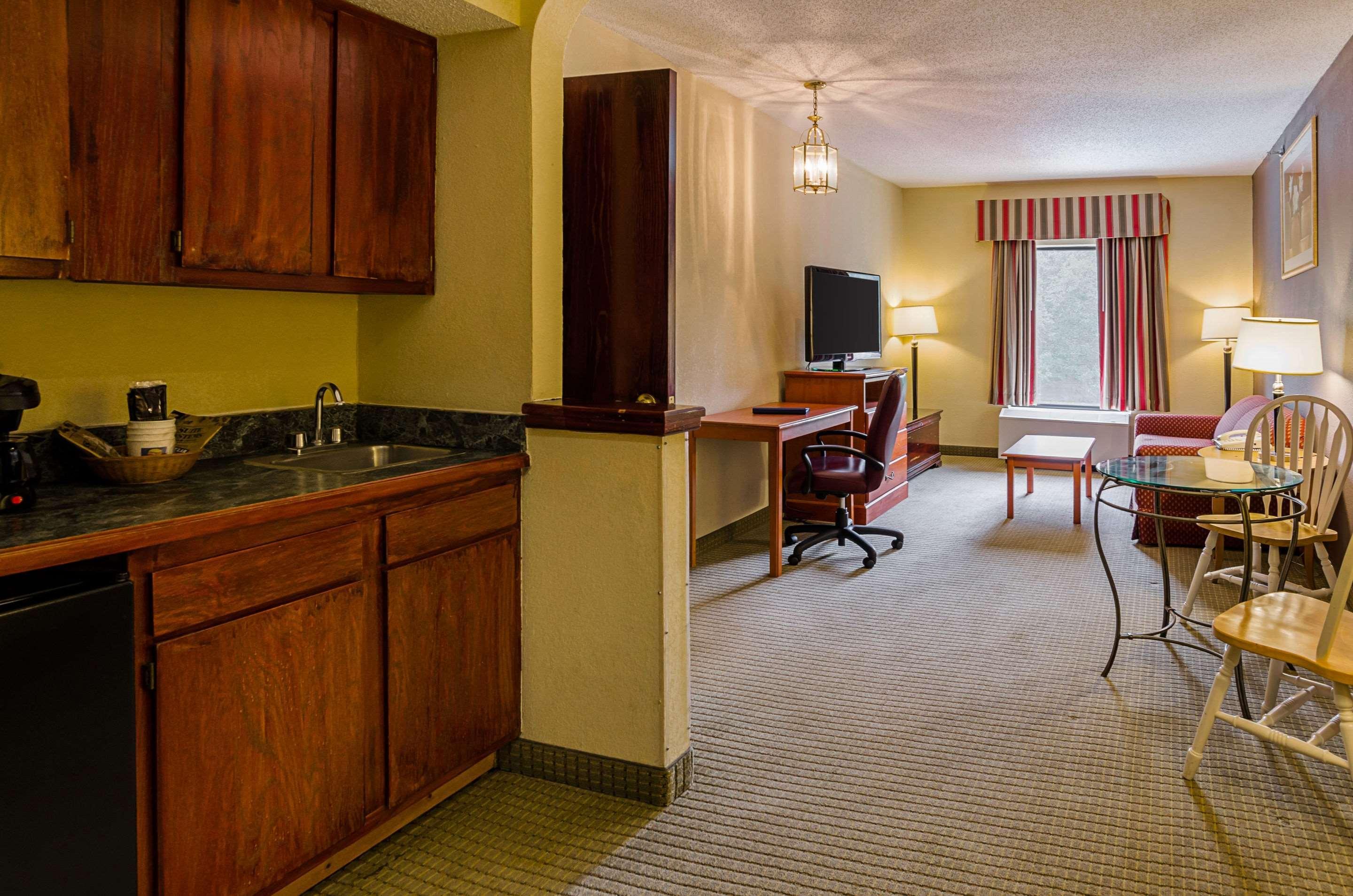 Quality Suites Altavista - Lynchburg South エクステリア 写真