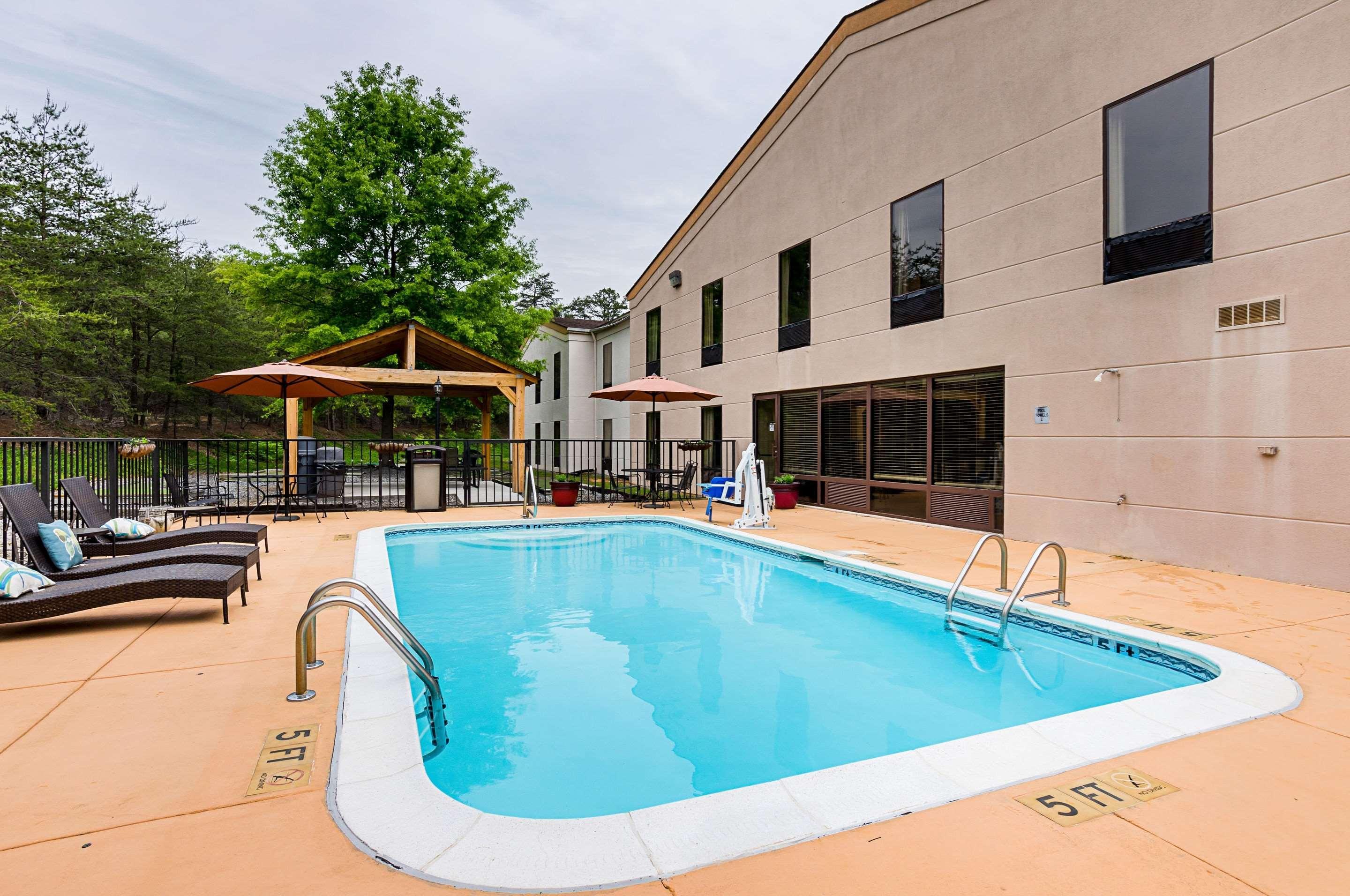 Quality Suites Altavista - Lynchburg South エクステリア 写真