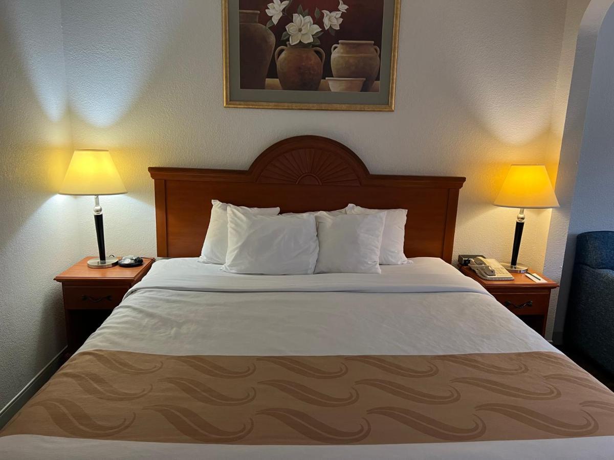 Quality Suites Altavista - Lynchburg South エクステリア 写真